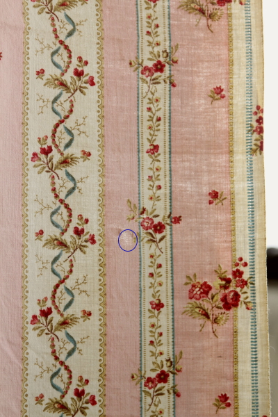 アンティークフランス ４層のぷっくり花刺繍イエロー&ペールブルー