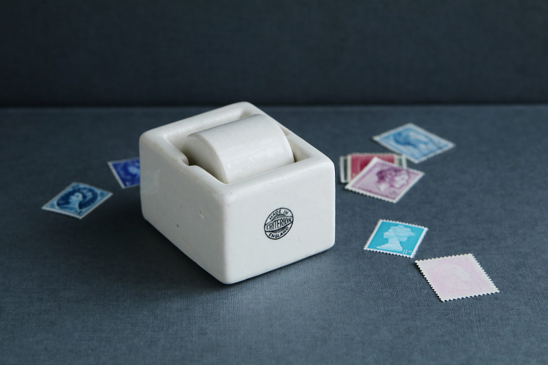 白陶器スタンプモイスチャー　criterion stamp moistener イギリス　