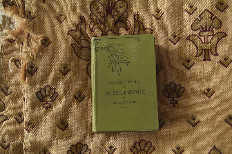 DMCの刺繍百科 ENCYCLOPEDIA　OF NEEDLEWORK　英語版　フランス