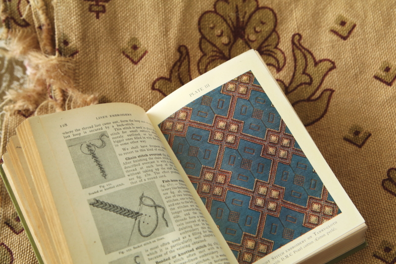 DMCの刺繍百科 ENCYCLOPEDIA　OF NEEDLEWORK　英語版　フランス