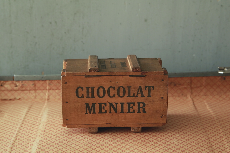 CHOCOLAT MENIER のオルゴール　リスト　コンソレーション　ウッドコンテナ　フランス　アンティークストリュフ