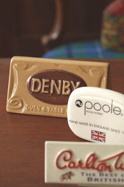 陶器メーカーのショップディスプレイサイン　denby poole carlton ware ヴィンテージ　イギリス アンティークストリュフ 20240924