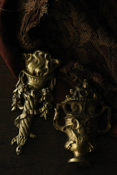 アンティークブロンズ家具飾り　ルイ16世　フランス