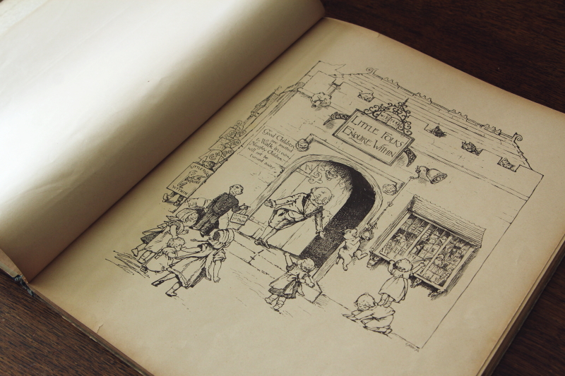 アンティークブックス　古書　児童書　絵本　little folks enquire within Ernest Nister　イギリス