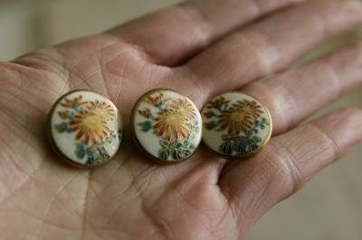 アンティーク薩摩ボタン さつま イギリス 和骨董 【Antiques Truffle