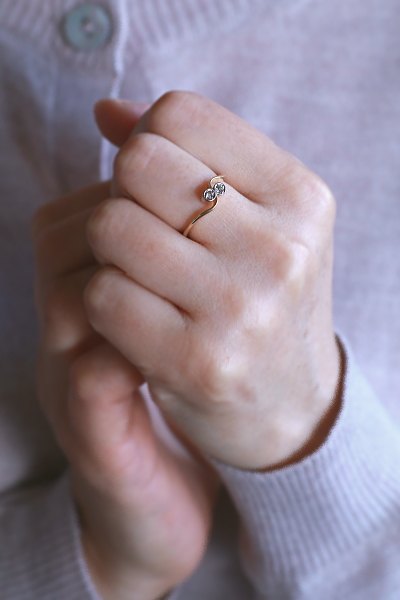 オールドカットダイヤモンド　トワ・エ・モアリング　イギリス　アンティークストリュフ