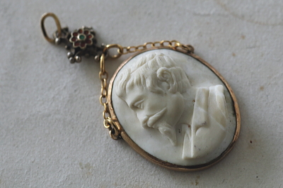 Victorian　ラーバカメオペンダント　イタリア　アンティークストリュフ
