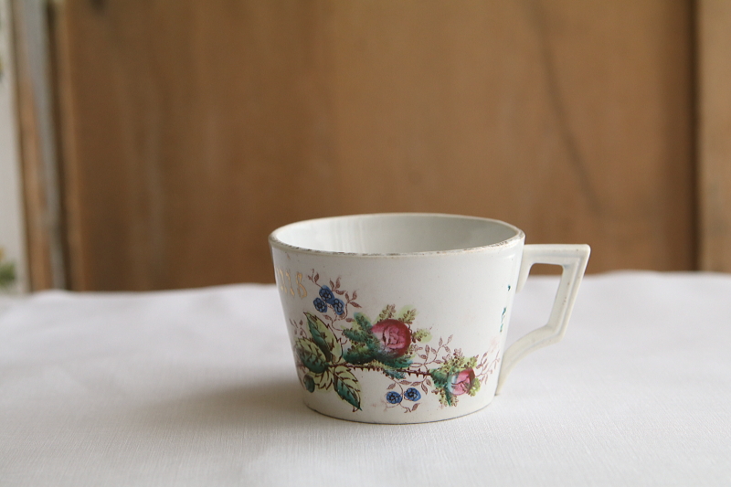 モスローズ模様のカップ St.Amand サンタマン　フランス アンティークストリュフ