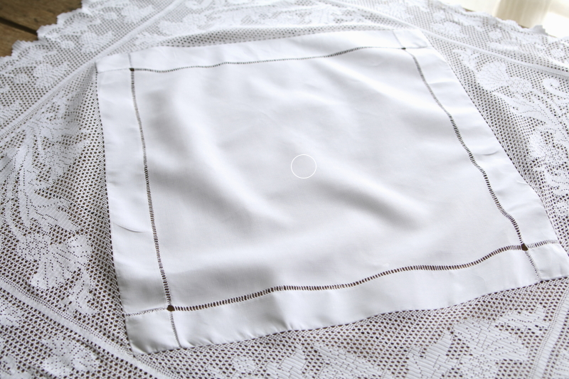 アザミのクロッシェブレード　リネンテーブルクロス　イギリス アンティークストリュフ