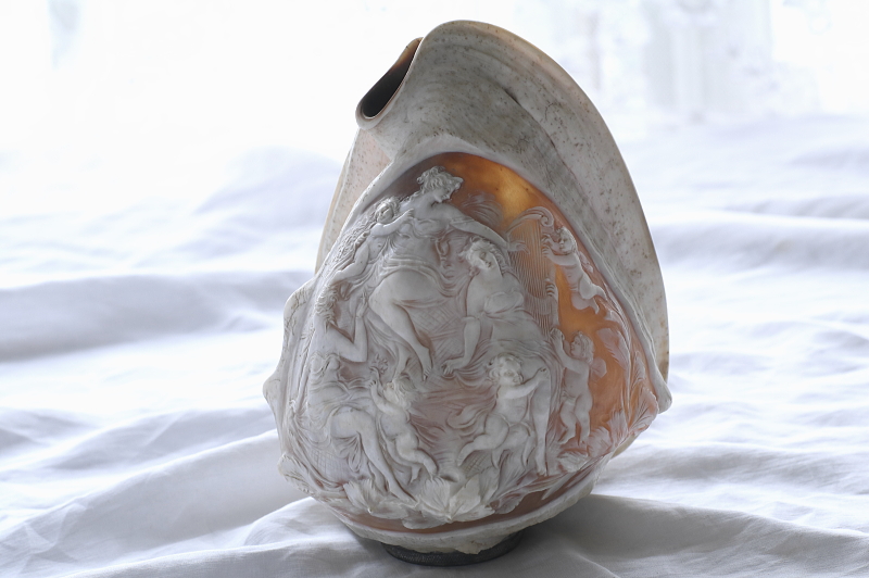 サードニクスシェルカメオのオブジェ　ランプシェード　イタリア　アンティークストリュフ