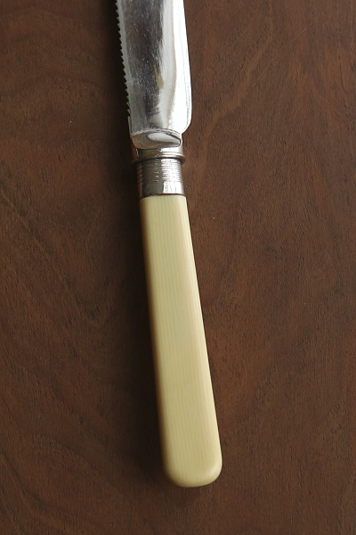 ホースシューのブレッドフォーク　フルーツ柄のケーキナイフ　イギリス　アンティークストリュフ