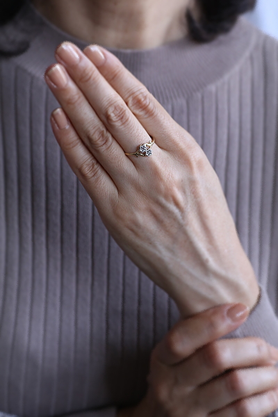 トワ・エ・モア　フラワーダイヤモンドリング　エンゲージリング　指輪　フランス　アンティークストリュフ