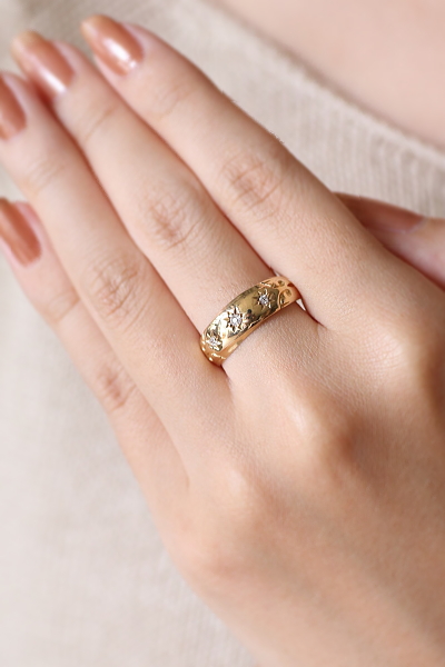 3ストーンダイヤモンドジプシーリング　三つ星　エンゲージリング　マリッジリング　イギリス アンティークストリュフ