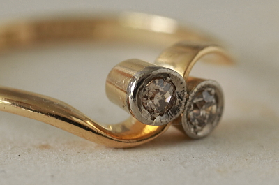 オールドカットダイヤモンド　トワ・エ・モアリング　イギリス　アンティークストリュフ