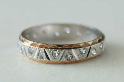 ホワイトスピネルエタニティリング　イギリス　アンティークストリュフ