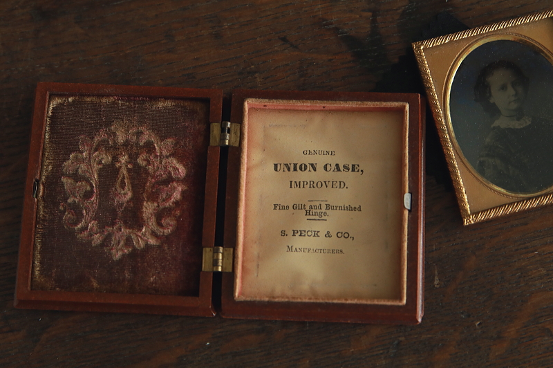 少女のガラス写真　ユニオンケース　アンブロタイプ　イギリス　アンティークストリュフ