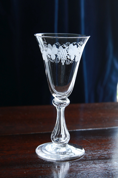 葡萄のエングレーヴィングクリスタルグラス　イギリス