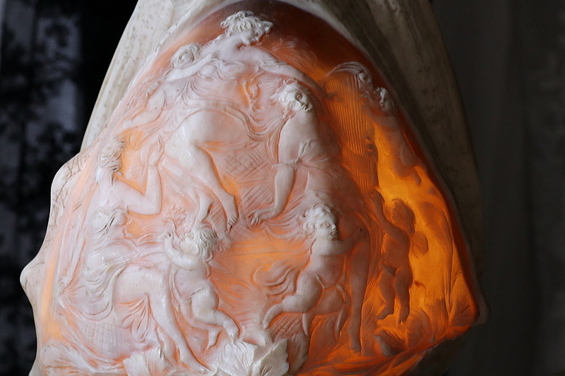 サードニクスシェルカメオのオブジェ　ランプシェード　イタリア　アンティークストリュフ