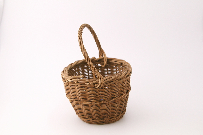 小さな籐のバスケット　ミニチュア　イギリス　アンティークストリュフ