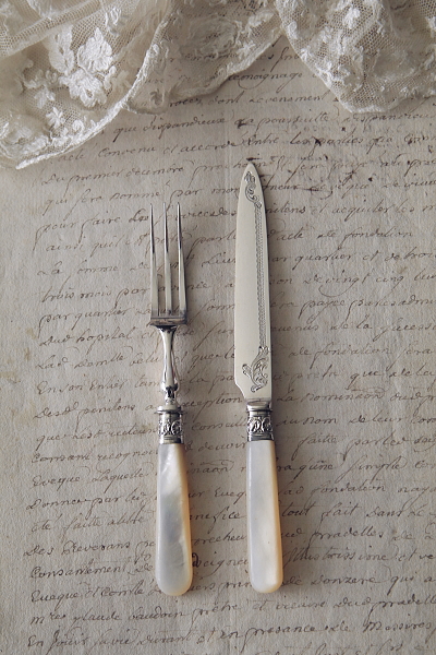 マザーオブパールハンドルデザートナイフ＆フォーク　イギリス　アンティークストリュフ