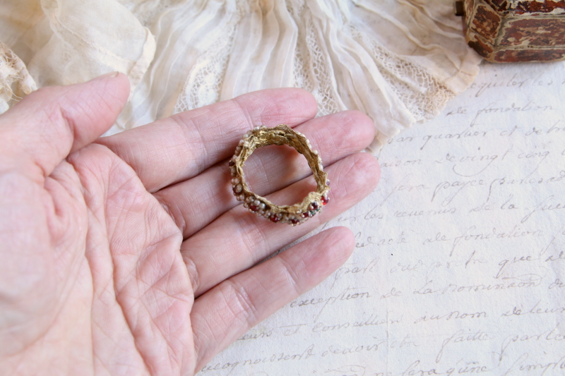 聖母マリア像のビーズの冠　フランス　アンティークストリュフ