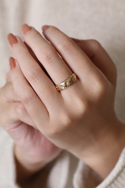 3ストーンダイヤモンドジプシーリング　三つ星　エンゲージリング　マリッジリング　イギリス アンティークストリュフ