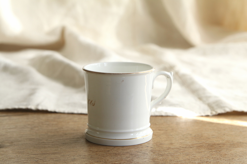 ヴィクトリアンボーンチャイナマグ　イギリス アンティークストリュフ