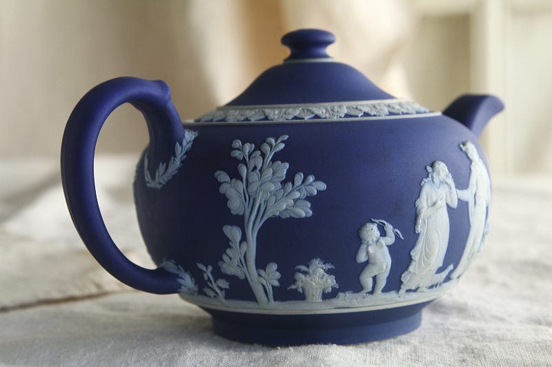 WEDGWOOD　ジャスパーウェアティーポット　イギリス アンティークストリュフ