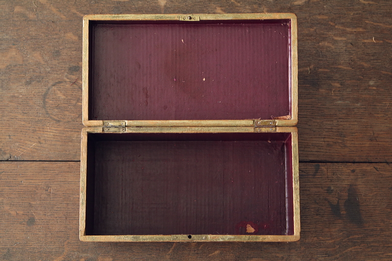 菫の紙貼りグローブボックス　コレクションボックス　ヨーロッパ　アンティークストリュフ