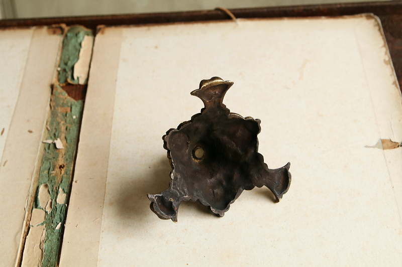 ブラスのフェイススクリーンスタンド　イギリス　ヴィクトリアン　アンティークストリュフ