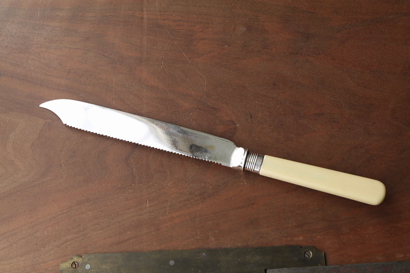 ホースシューのブレッドフォーク　フルーツ柄のケーキナイフ　イギリス　アンティークストリュフ