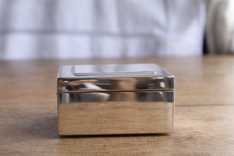 シルバープレートシガレットボックス　イギリス