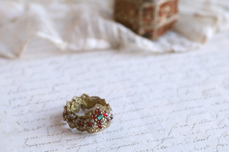 聖母マリア像のビーズの冠　フランス　アンティークストリュフ