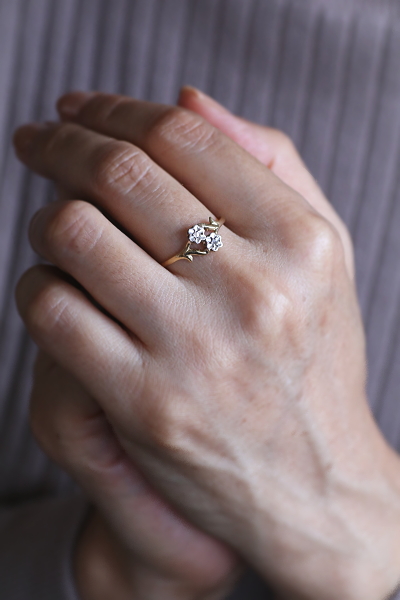 トワ・エ・モア　フラワーダイヤモンドリング　エンゲージリング　指輪　フランス　アンティークストリュフ