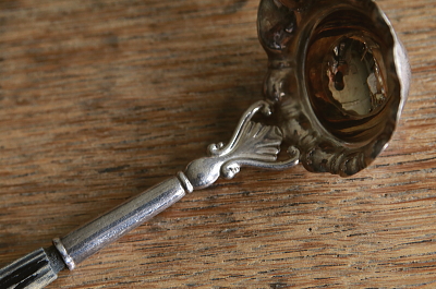 ウッドハンドルシルバースモールレードル　Cohr　デンマーク　アンティークストリュフ