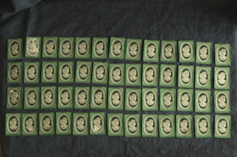 レザーケースのプレイングカード　トランプ　patience　イギリス　アンティークストリュフ