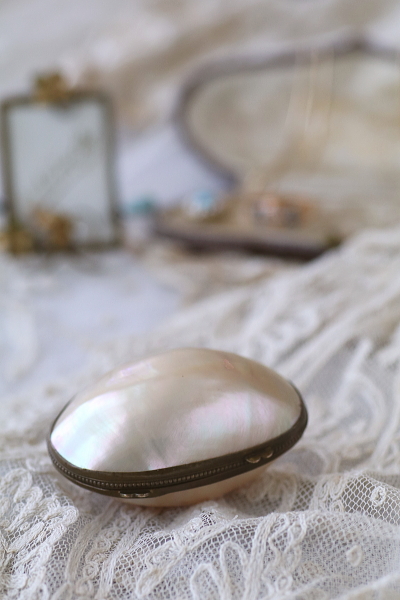 マザーオブパールのロザリオケース　フランス アンティークストリュフ 20251029