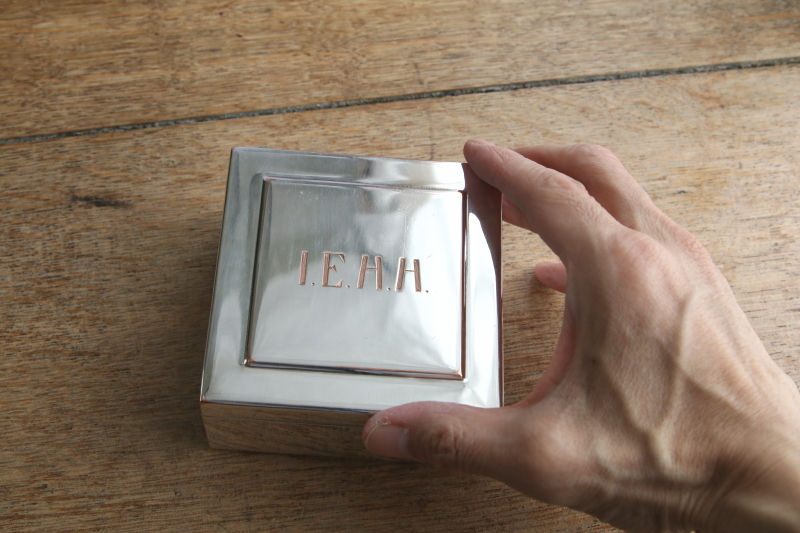 シルバープレートシガレットボックス　イギリス