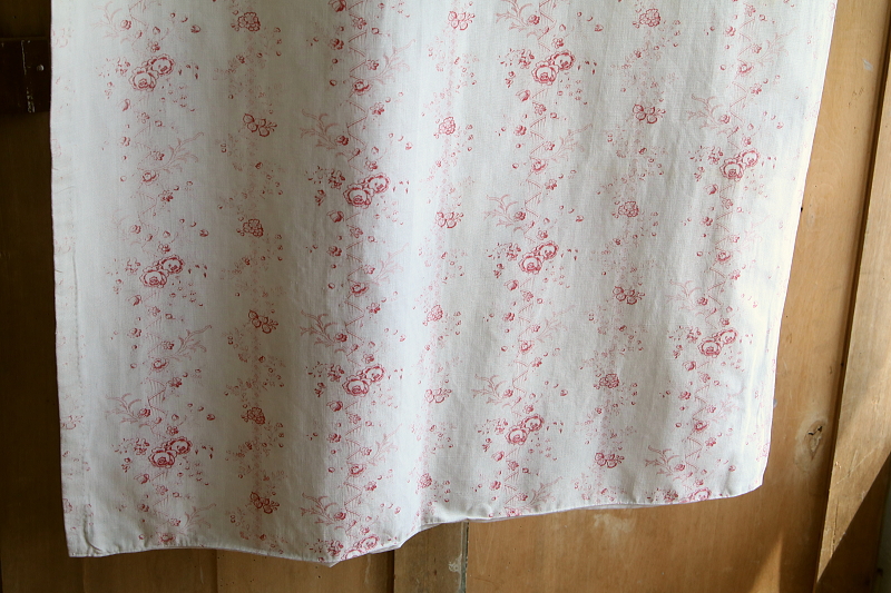 薔薇のフレンチプリントファブリックカーテン　フランス　アンティークストリュフ