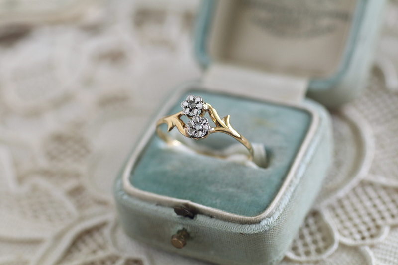 トワ・エ・モア　フラワーダイヤモンドリング　エンゲージリング　指輪　フランス　アンティークストリュフ