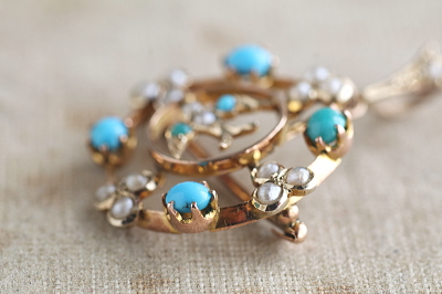 ターコイズ　パール　ツバメのペンダントブローチ　アンティークジュエリー　イギリス　アンティークストリュフ 20251210