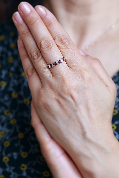 ルビーアンドダイヤモンドバンドリング　ロンドン　イギリス　アンティークストリュフ