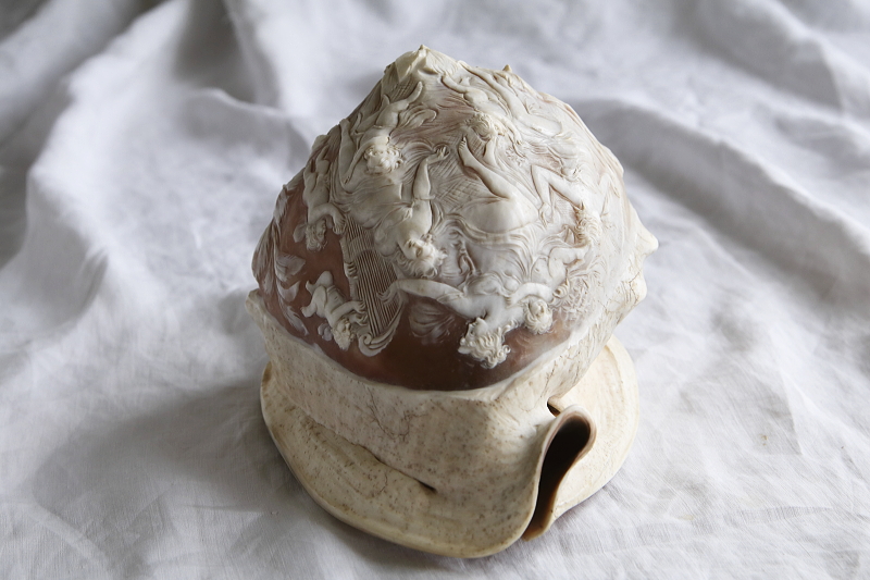 サードニクスシェルカメオのオブジェ　ランプシェード　イタリア　アンティークストリュフ