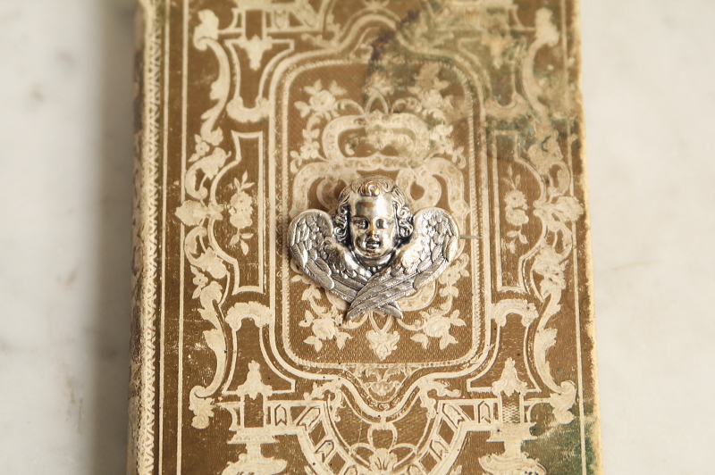 鍍銀の天使のブローチ　ヨーロッパ　アンティークストリュフ