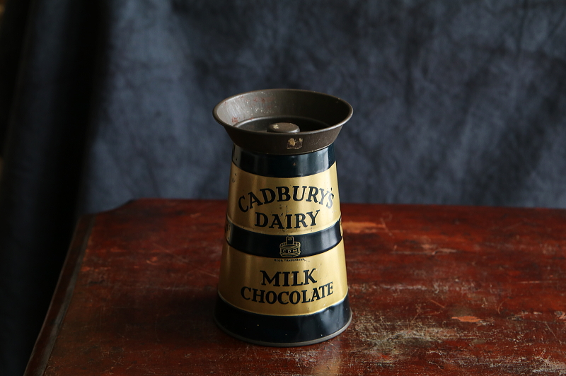 ミルクチャーン型　キャドバリーチョコレートティン　CADBURY　イギリス アンティークストリュフ