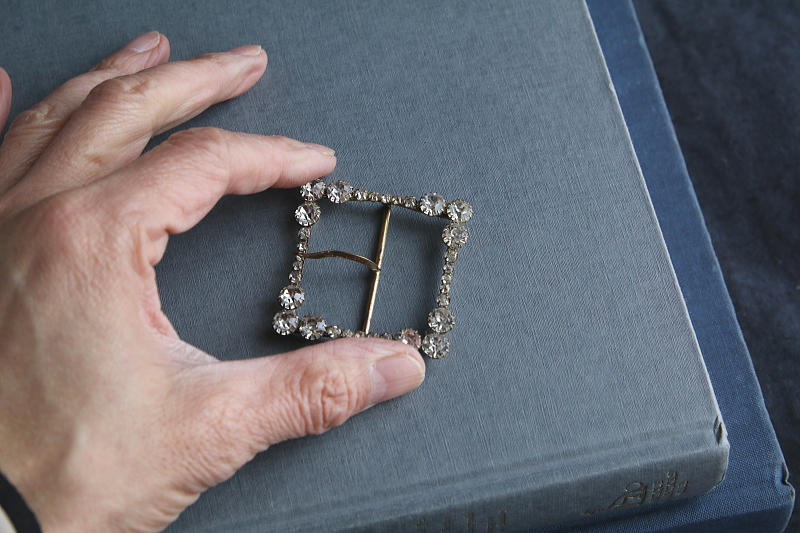 オールドペーストバックル　ヨーロッパ　アンティークストリュフ