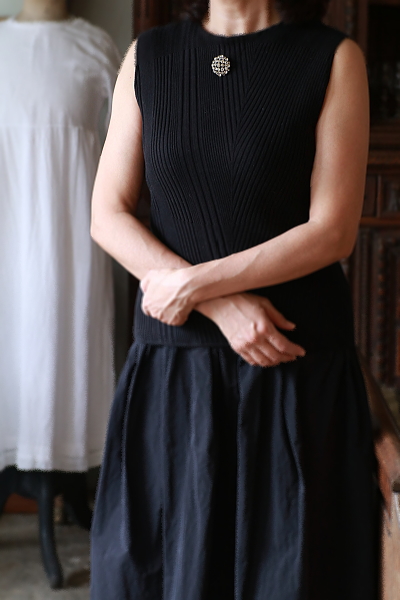 オールドペーストブローチ　コスチュームジュエリー　ヨーロッパ　アンティークストリュフ