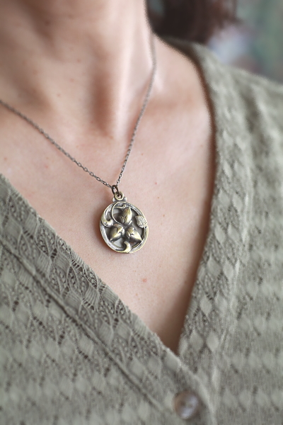 木の実のロケットペンダント　アール・ヌーヴォー　フランス　アンティークストリュフ