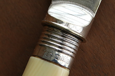 ホースシューのブレッドフォーク　フルーツ柄のケーキナイフ　イギリス　アンティークストリュフ