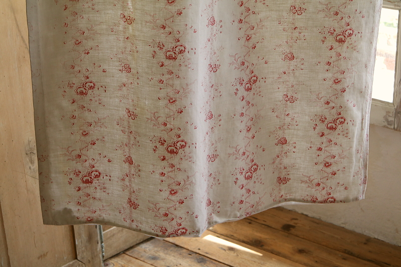 薔薇のフレンチプリントファブリックカーテン　フランス　アンティークストリュフ